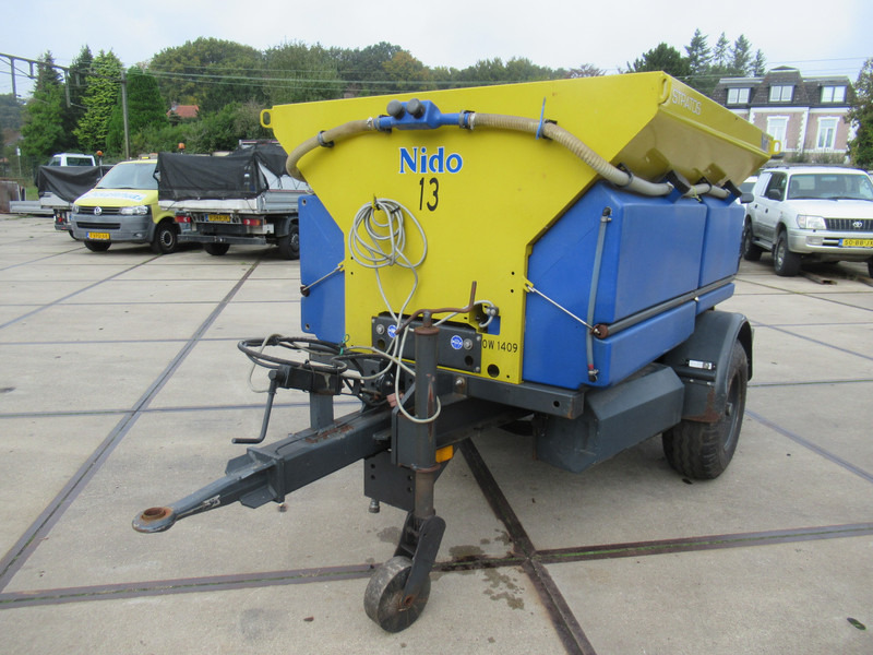 NIDO Stratos B17KR-21 AWCLN-350 1,7M3 + 850L Salzstreuer Zoutstrooier Saltspreader - Esparcidor de sal: foto 4 NIDO Stratos B17KR-21 AWCLN-350 1,7M3 + 850L Salzstreuer Zoutstrooier Saltspreader - Esparcidor de sal: foto 4