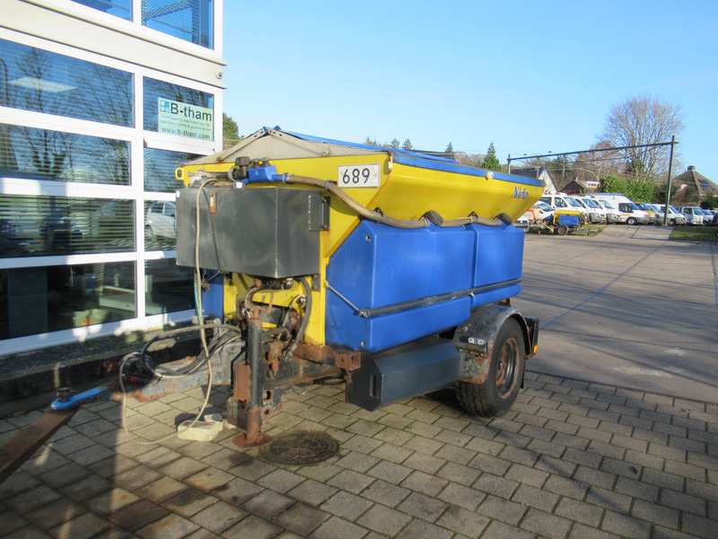 NIDO Stratos B17KR-21 AWCLN-350 1,7m3 + 850 L. Salzstreuer Saltspreader Zoutstrooier - Esparcidor de sal: foto 3 NIDO Stratos B17KR-21 AWCLN-350 1,7m3 + 850 L. Salzstreuer Saltspreader Zoutstrooier - Esparcidor de sal: foto 3