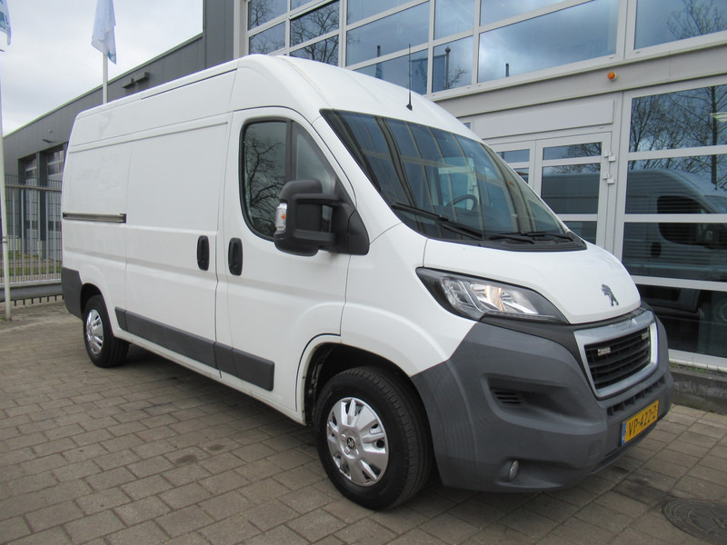 Peugeot Boxer 330 2.2 HDI 96KW L2H2 XR Airco Klima Flitsers - Furgoneta pequeña: foto 4 Peugeot Boxer 330 2.2 HDI 96KW L2H2 XR Airco Klima Flitsers - Furgoneta pequeña: foto 4