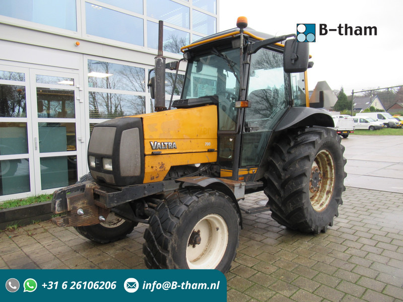Valtra 700 4x2 VALMET - Tractor: foto 1 Valtra 700 4x2 VALMET - Tractor: foto 1