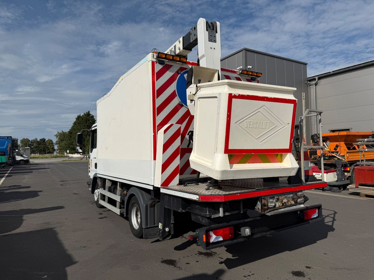 MAN TGL 12.180 Versalift/15m/orig.km/Top - Camión con plataforma elevadora: foto 5 MAN TGL 12.180 Versalift/15m/orig.km/Top - Camión con plataforma elevadora: foto 5