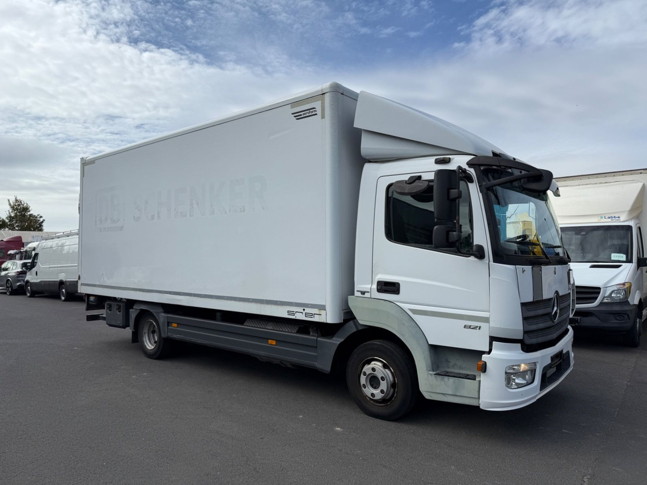 Mercedes-Benz Atego 3 4x2 821 4x2 LBW / Ahk. / Palfinger / 6m - Furgoneta caja cerrada: foto 3 Mercedes-Benz Atego 3 4x2 821 4x2 LBW / Ahk. / Palfinger / 6m - Furgoneta caja cerrada: foto 3