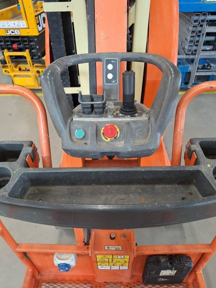 JLG Toucan 10 E - Plataforma de mástil vertical: foto 5 JLG Toucan 10 E - Plataforma de mástil vertical: foto 5