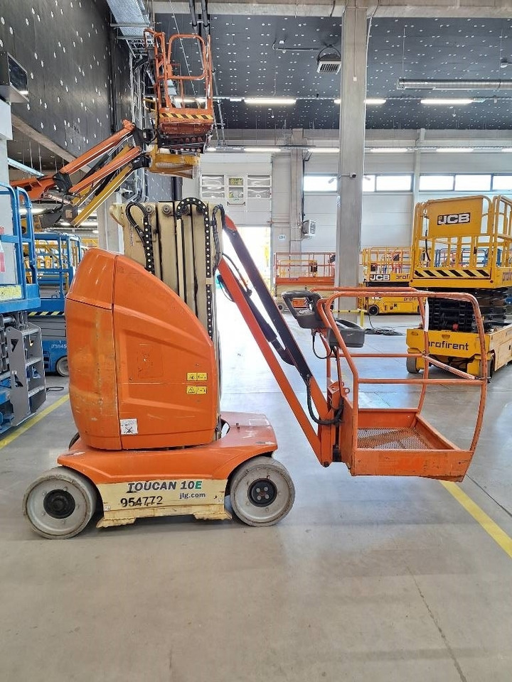 JLG Toucan 10 E - Plataforma de mástil vertical: foto 1 JLG Toucan 10 E - Plataforma de mástil vertical: foto 1
