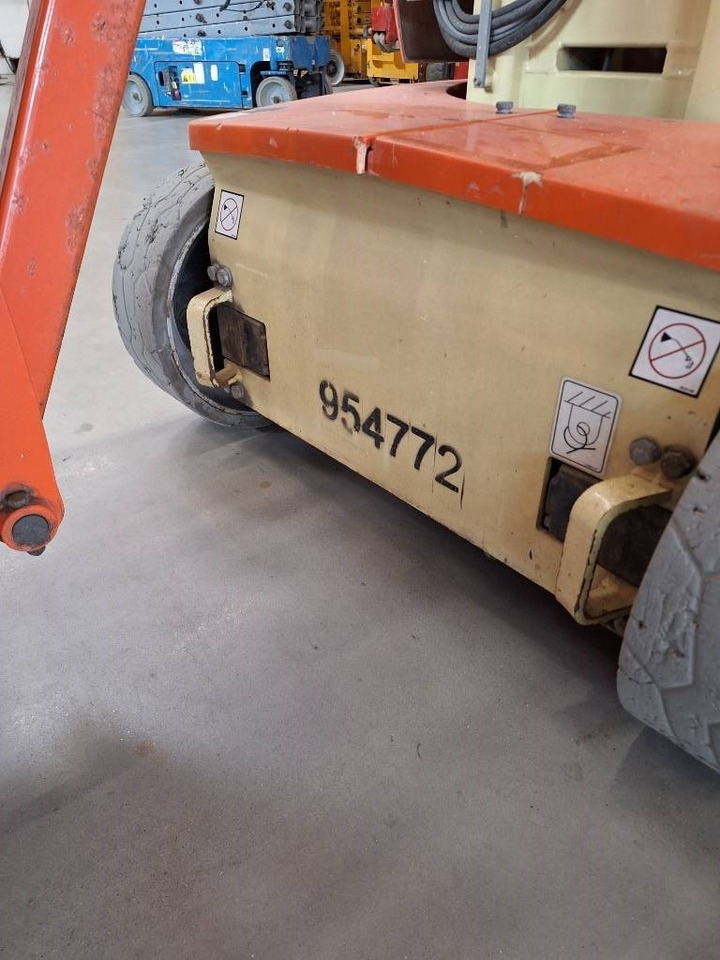 JLG Toucan 10 E - Plataforma de mástil vertical: foto 2 JLG Toucan 10 E - Plataforma de mástil vertical: foto 2