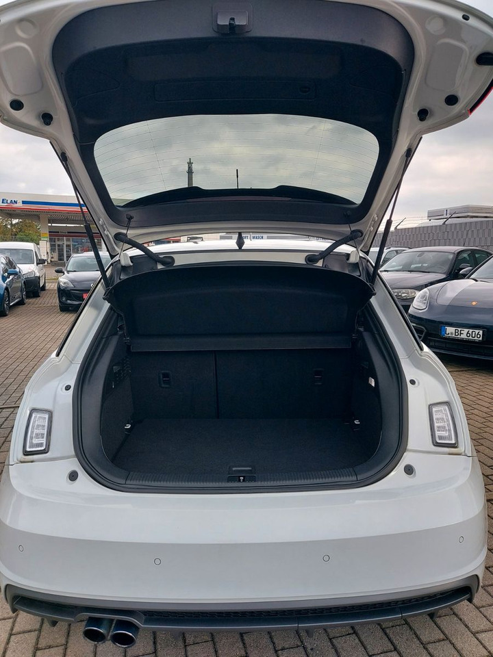 Sedan Audi A1 Sportback sport S-Line Pano Bose Xenon DAB: foto 13 Sedan Audi A1 Sportback sport S-Line Pano Bose Xenon DAB: foto 13