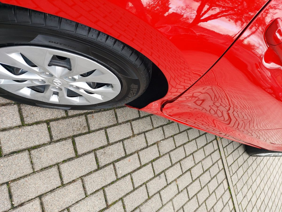 Hyundai i30 cw Pure Klima Spurasssist 8x Räder - Coche familiar: foto 3 Hyundai i30 cw Pure Klima Spurasssist 8x Räder - Coche familiar: foto 3