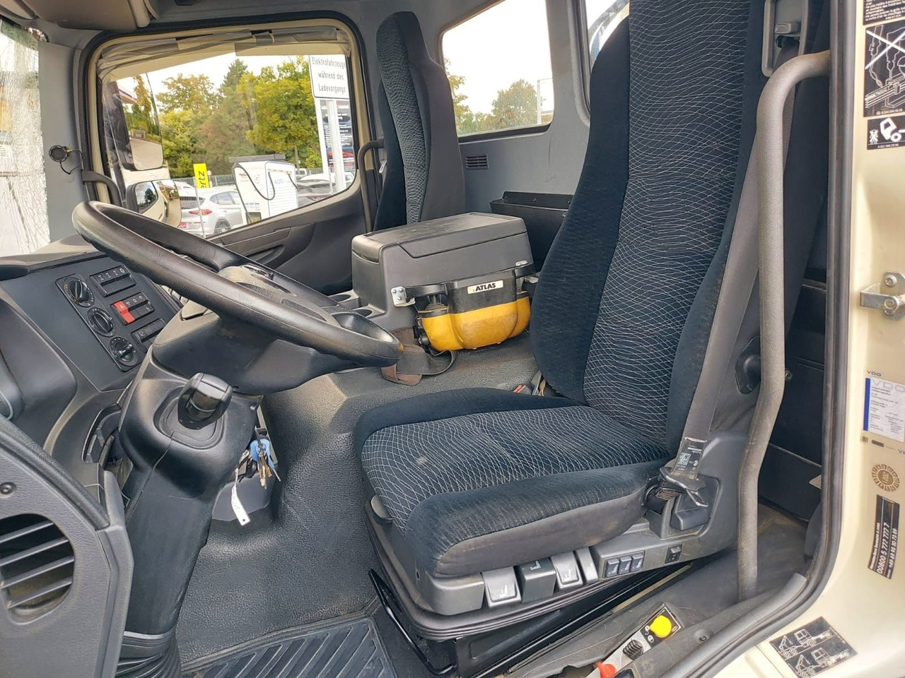 Leasing de  Mercedes-Benz Atego / 1324 MEILLER 4X4 KRAN ATLAS 116.3 Kipper Mercedes-Benz Atego / 1324 MEILLER 4X4 KRAN ATLAS 116.3 Kipper: foto 30