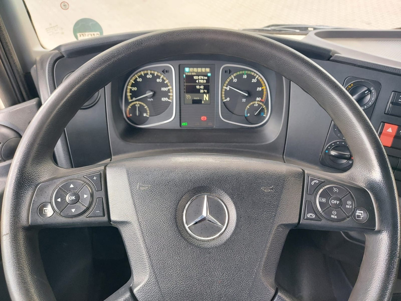 Leasing de  Mercedes-Benz Atego / 1324 MEILLER 4X4 KRAN ATLAS 116.3 Kipper Mercedes-Benz Atego / 1324 MEILLER 4X4 KRAN ATLAS 116.3 Kipper: foto 25