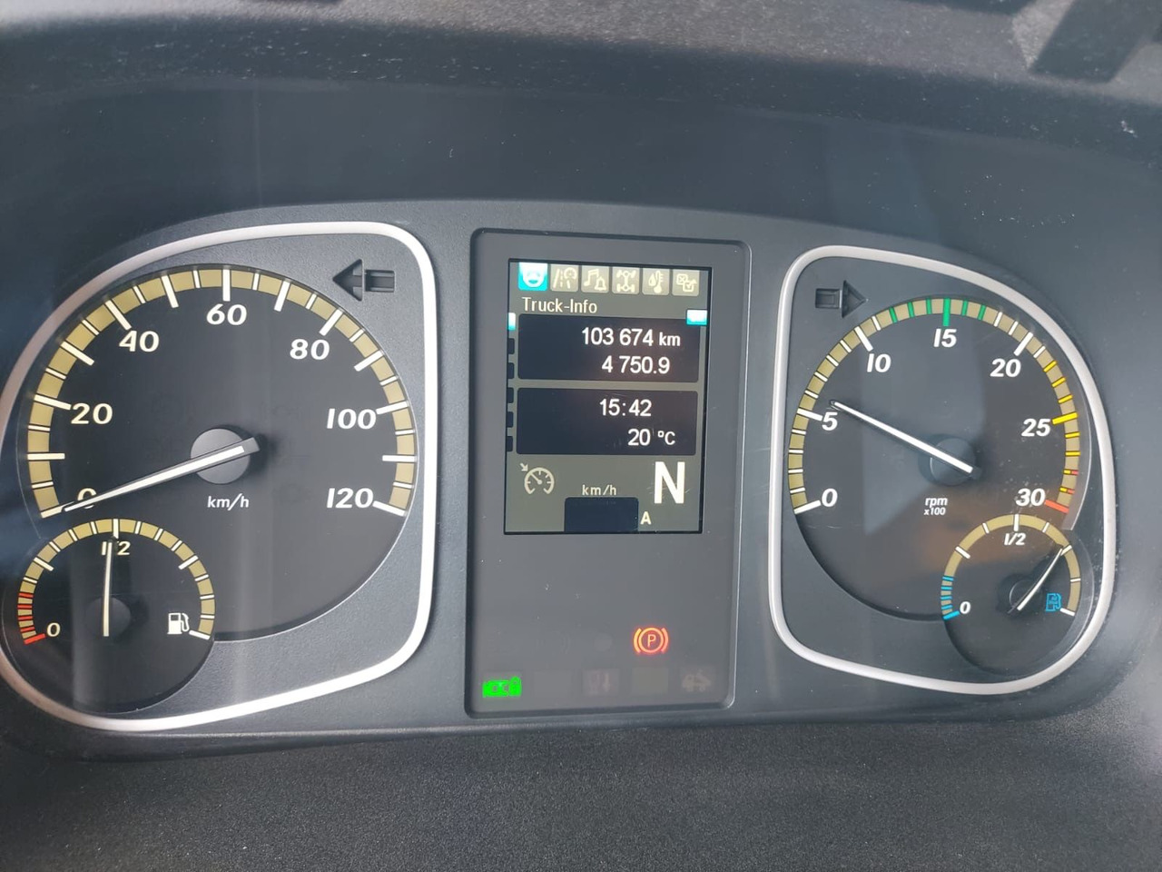 Leasing de  Mercedes-Benz Atego / 1324 MEILLER 4X4 KRAN ATLAS 116.3 Kipper Mercedes-Benz Atego / 1324 MEILLER 4X4 KRAN ATLAS 116.3 Kipper: foto 27