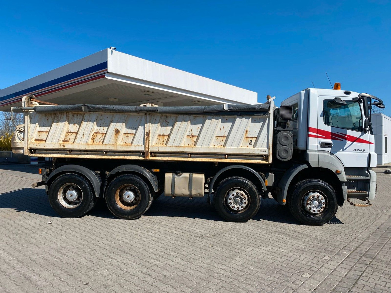 Camión volquete Mercedes-Benz Axor 2 C 4-Achser 3243 8x4 KLIMA RETARDER MEILER: foto 8 Camión volquete Mercedes-Benz Axor 2 C 4-Achser 3243 8x4 KLIMA RETARDER MEILER: foto 8