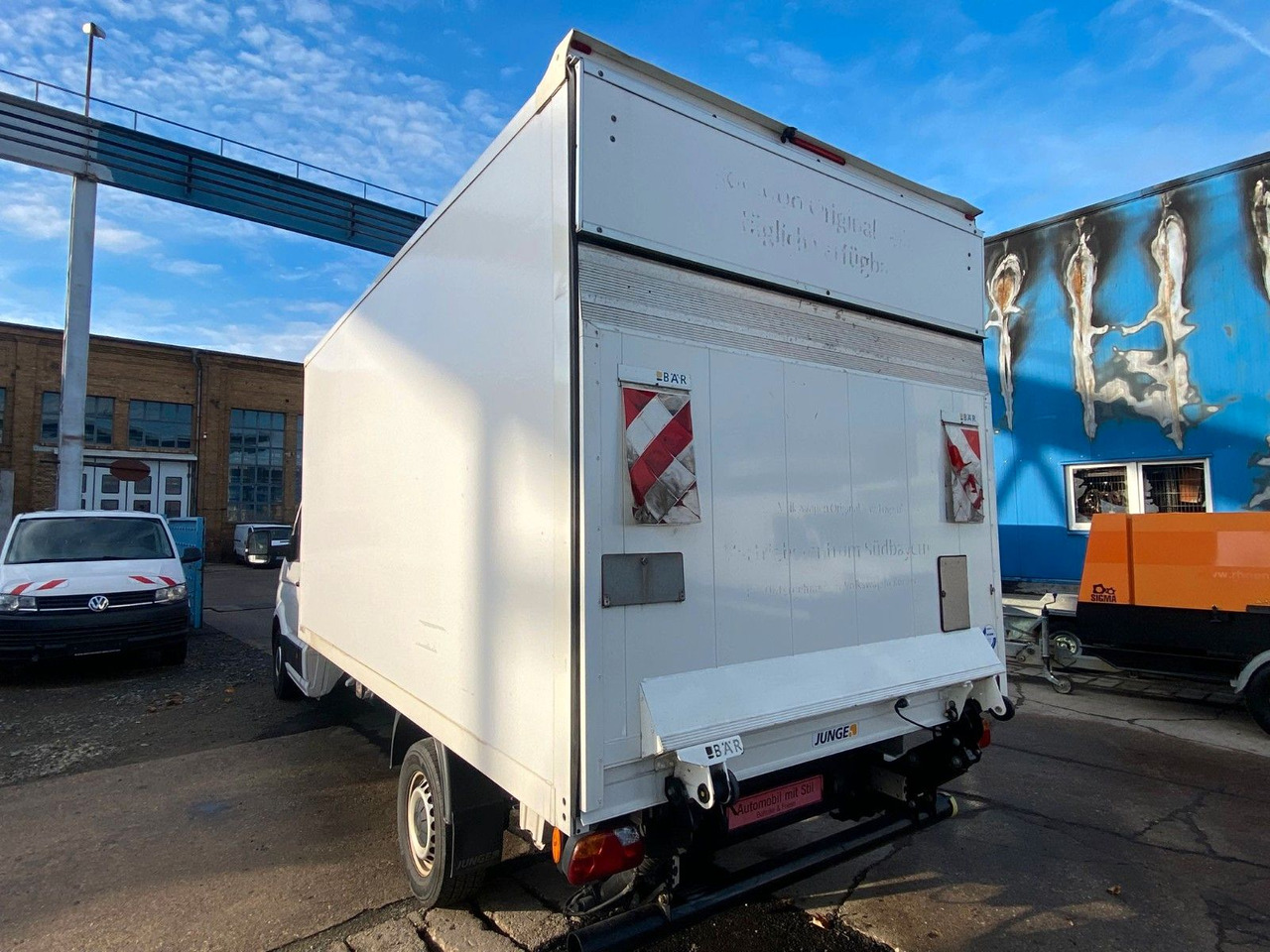 Volkswagen Crafter Pritsche Koffer 35 lang Bär LBW 750 - Furgoneta caja cerrada: foto 5 Volkswagen Crafter Pritsche Koffer 35 lang Bär LBW 750 - Furgoneta caja cerrada: foto 5