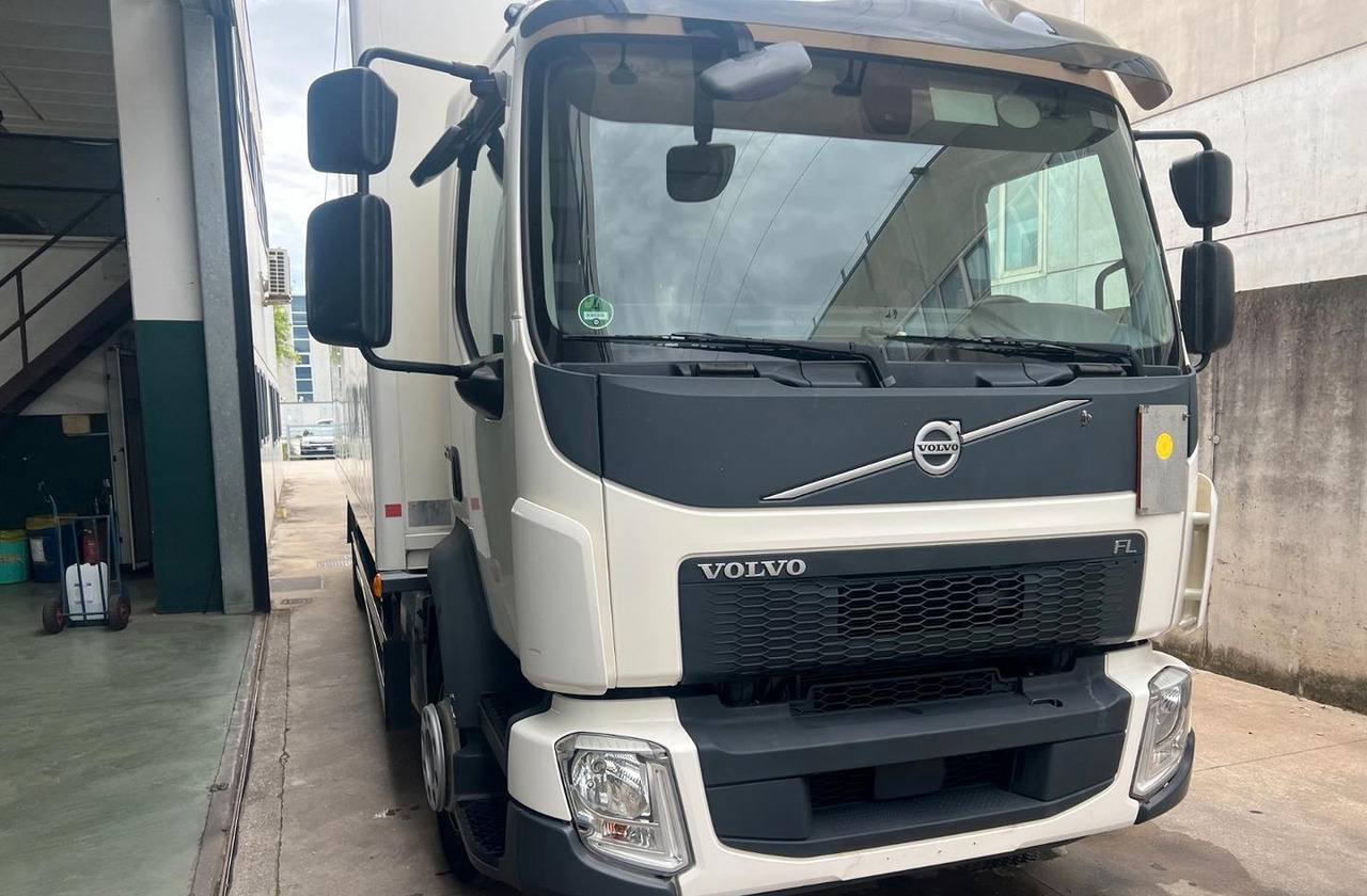 VOLVO FL 250 euro 6 sponda - Camión caja cerrada: foto 2 VOLVO FL 250 euro 6 sponda - Camión caja cerrada: foto 2