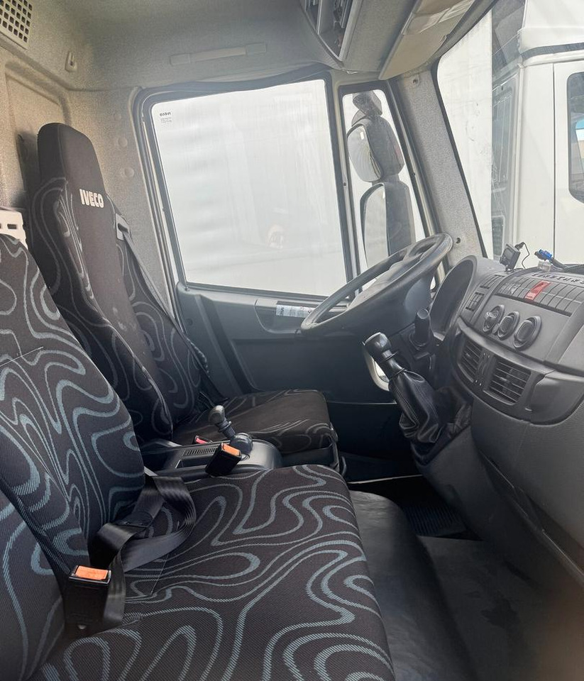 Iveco 75e190 - Camión caja cerrada: foto 5 Iveco 75e190 - Camión caja cerrada: foto 5