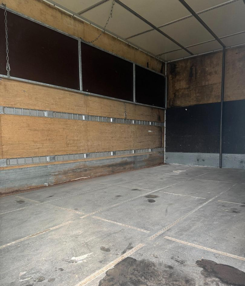 Iveco 75e190 - Camión caja cerrada: foto 4 Iveco 75e190 - Camión caja cerrada: foto 4