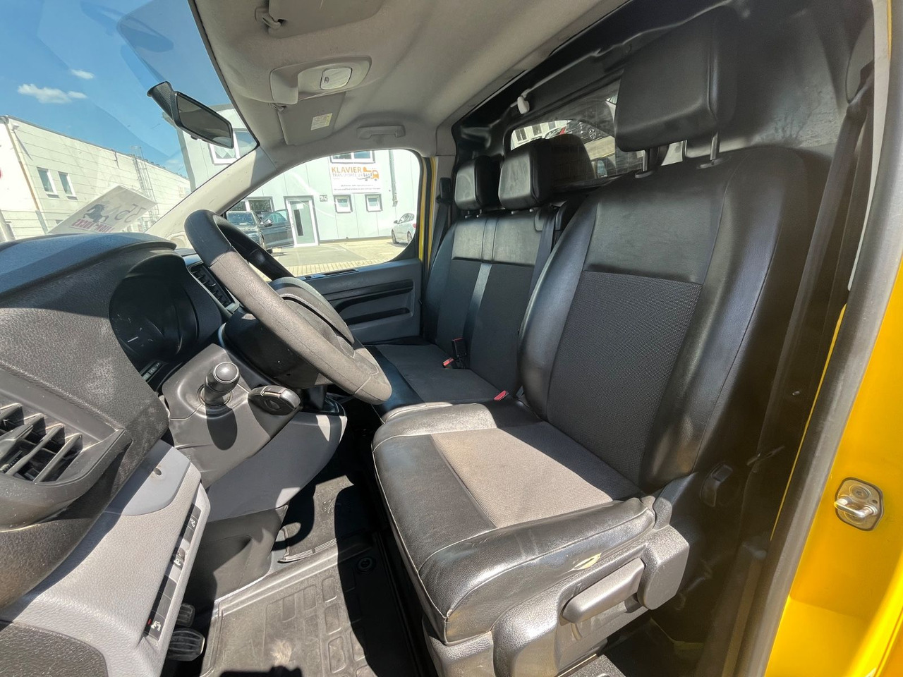 Furgoneta pequeña Peugeot Expert Box Pro L3 / 2.0 Blue HDI / More units: foto 9 Furgoneta pequeña Peugeot Expert Box Pro L3 / 2.0 Blue HDI / More units: foto 9