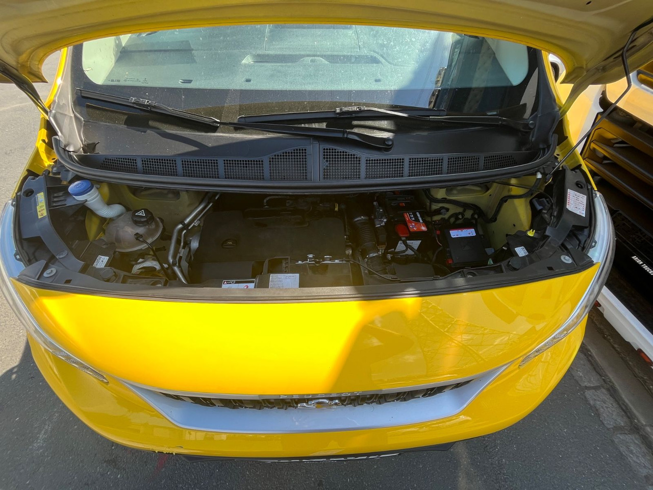 Furgoneta pequeña Peugeot Expert Box Pro L3 / 2.0 Blue HDI / More units: foto 12 Furgoneta pequeña Peugeot Expert Box Pro L3 / 2.0 Blue HDI / More units: foto 12