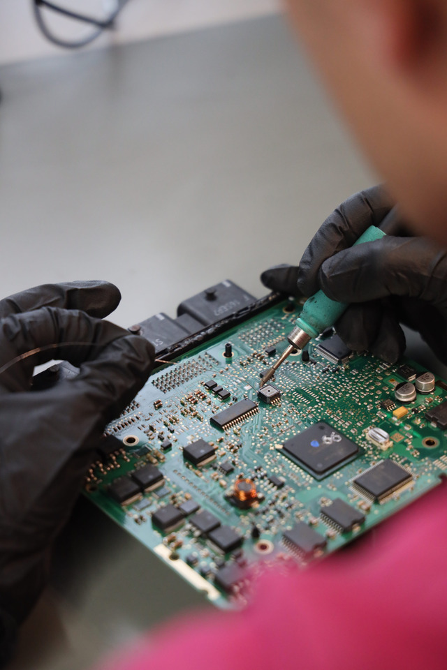 Mercedes Benz Temic PLD Steuergerät Atego, Actros, Axor, Unimog, Vario, Econic, LTM, Integro, O550, Conecto, O345, Tourismo, O350, Cito, O520, Citaro, - Camión: foto 4 Mercedes Benz Temic PLD Steuergerät Atego, Actros, Axor, Unimog, Vario, Econic, LTM, Integro, O550, Conecto, O345, Tourismo, O350, Cito, O520, Citaro, - Camión: foto 4