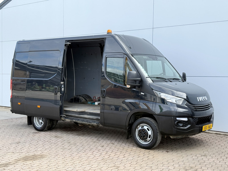 Iveco Daily 50C18 3.0 3.0 Automaat Luchtvering Dubbellucht L2H2 Climate Control Cruise Control Trekhaak Camera - Furgón: foto 5 Iveco Daily 50C18 3.0 3.0 Automaat Luchtvering Dubbellucht L2H2 Climate Control Cruise Control Trekhaak Camera - Furgón: foto 5