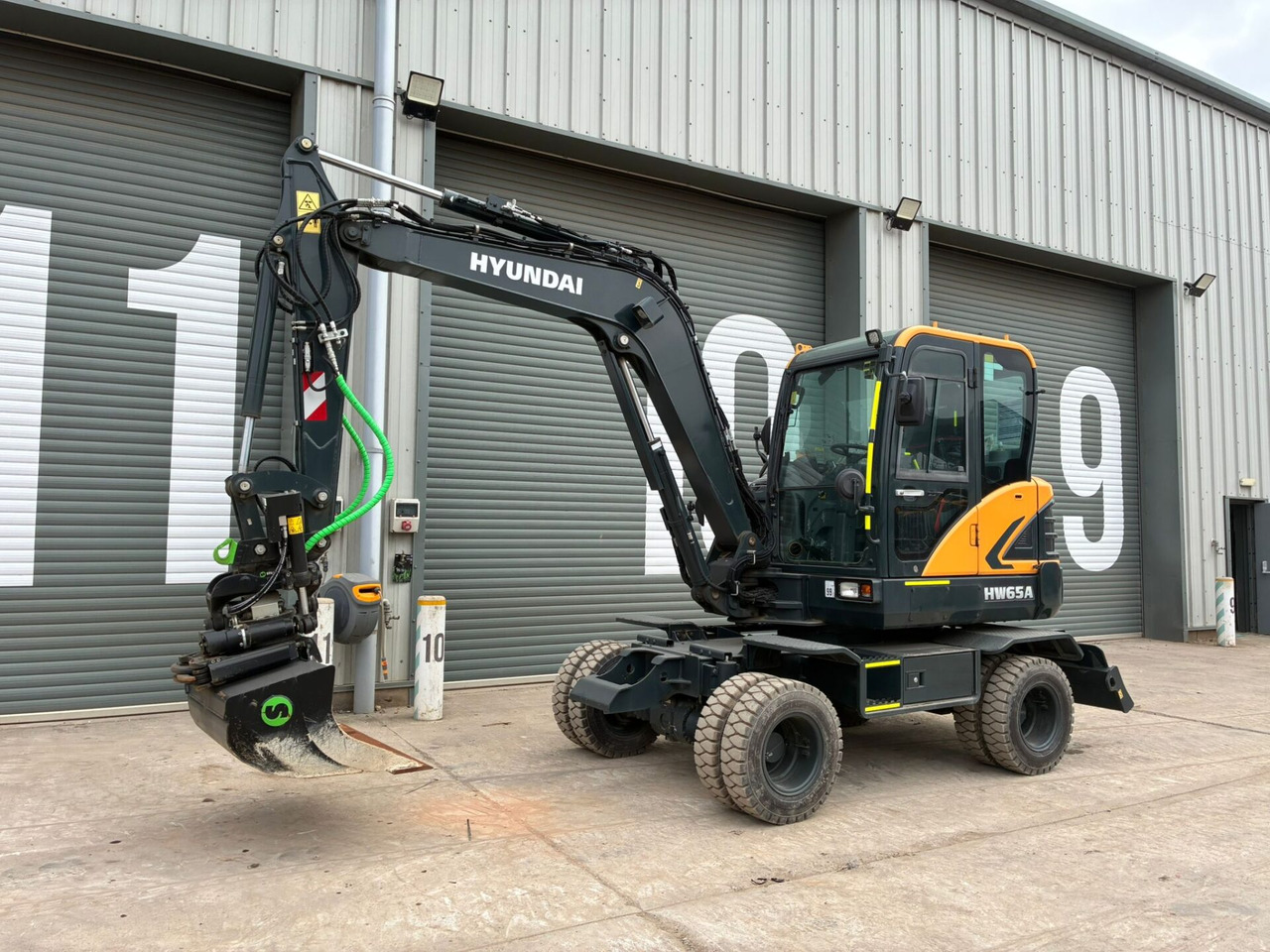 Hyundai HW65AH Ex Demo - Excavadora de ruedas: foto 1 Hyundai HW65AH Ex Demo - Excavadora de ruedas: foto 1