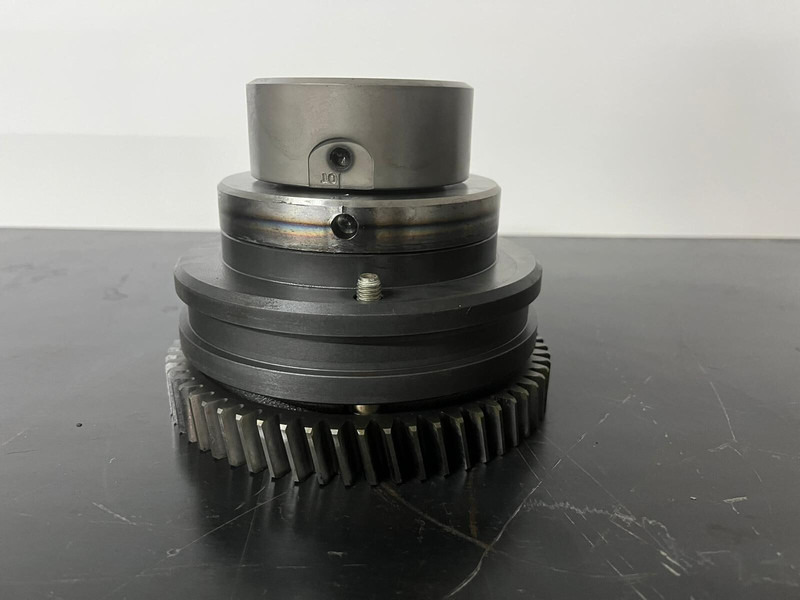 Liebherr Aandrijving brandstofpomp D9408 D 9408 - Motor y piezas: foto 4 Liebherr Aandrijving brandstofpomp D9408 D 9408 - Motor y piezas: foto 4