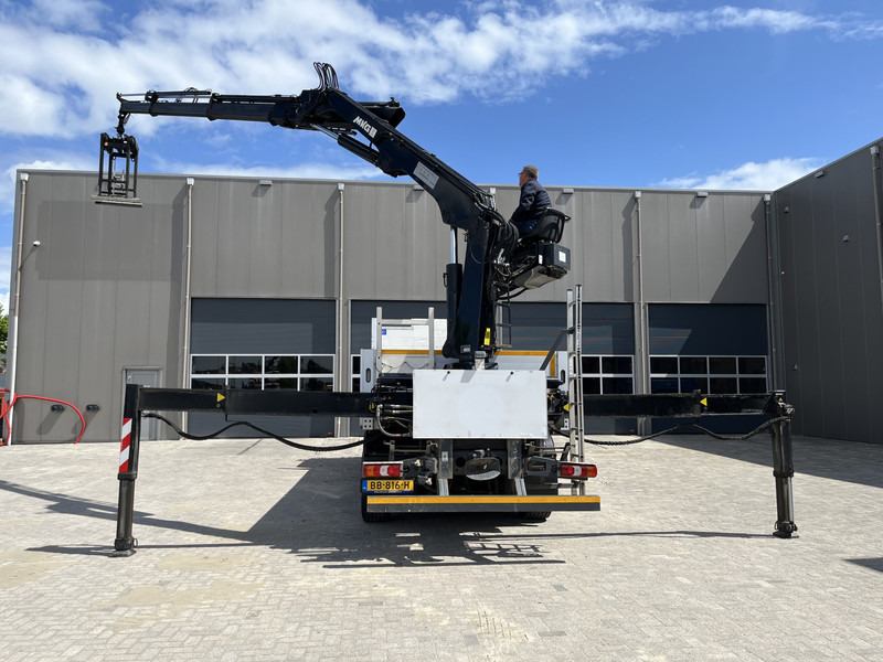 Mercedes-Benz ANTOS 2546 6X2 Bouwstoffenauto / Open laadbak vv KRAAN MKG HLK 221-3 met Palletklem - Camión caja abierta, Camión grúa: foto 4 Mercedes-Benz ANTOS 2546 6X2 Bouwstoffenauto / Open laadbak vv KRAAN MKG HLK 221-3 met Palletklem - Camión caja abierta, Camión grúa: foto 4