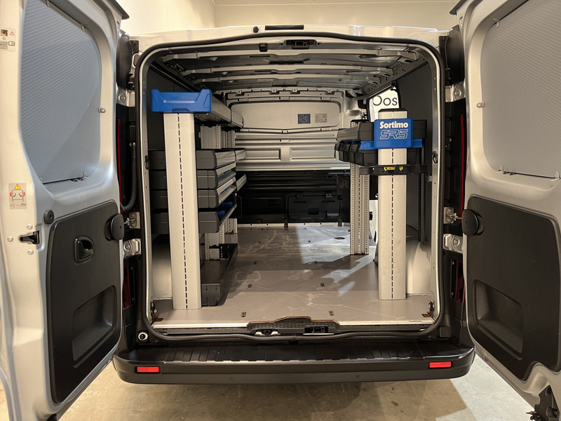 Renault Trafic 2.0 dCi 120 L1H1 120 PK Servicebus / Sortimo Inrichting / Euro 6 / Airco / Camera / CarPlay / Cruise Control / Navigatie / 3-Zits / 27.800 KM !! / BPM VRIJ !! - Furgoneta pequeña: foto 4 Renault Trafic 2.0 dCi 120 L1H1 120 PK Servicebus / Sortimo Inrichting / Euro 6 / Airco / Camera / CarPlay / Cruise Control / Navigatie / 3-Zits / 27.800 KM !! / BPM VRIJ !! - Furgoneta pequeña: foto 4