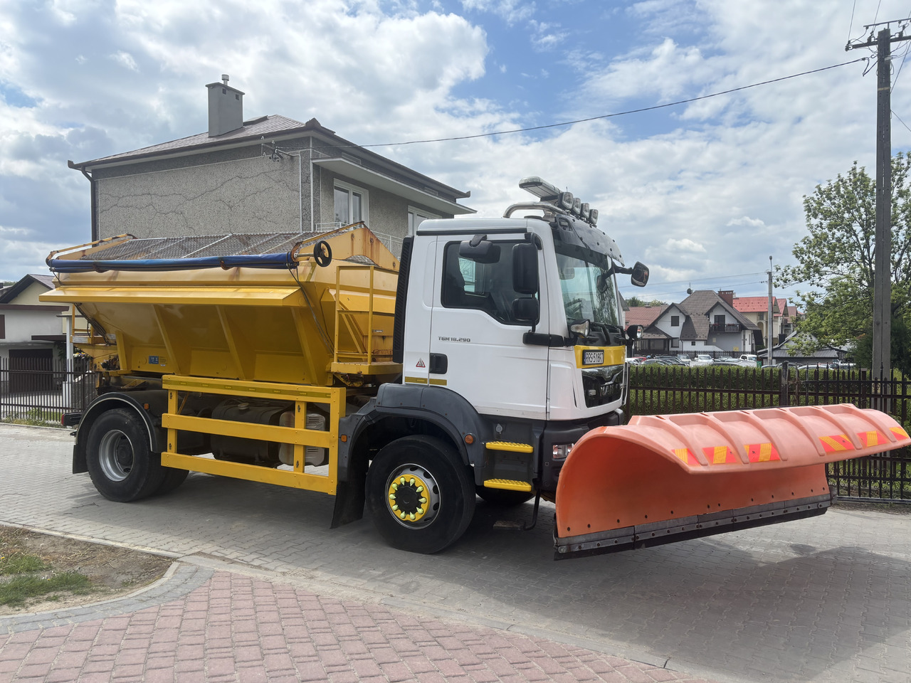 MAN TGM 18.290 4X4BB GRITTER/SPREADER PLOUGH ECON - Máquina quitanieve: foto 2 MAN TGM 18.290 4X4BB GRITTER/SPREADER PLOUGH ECON - Máquina quitanieve: foto 2