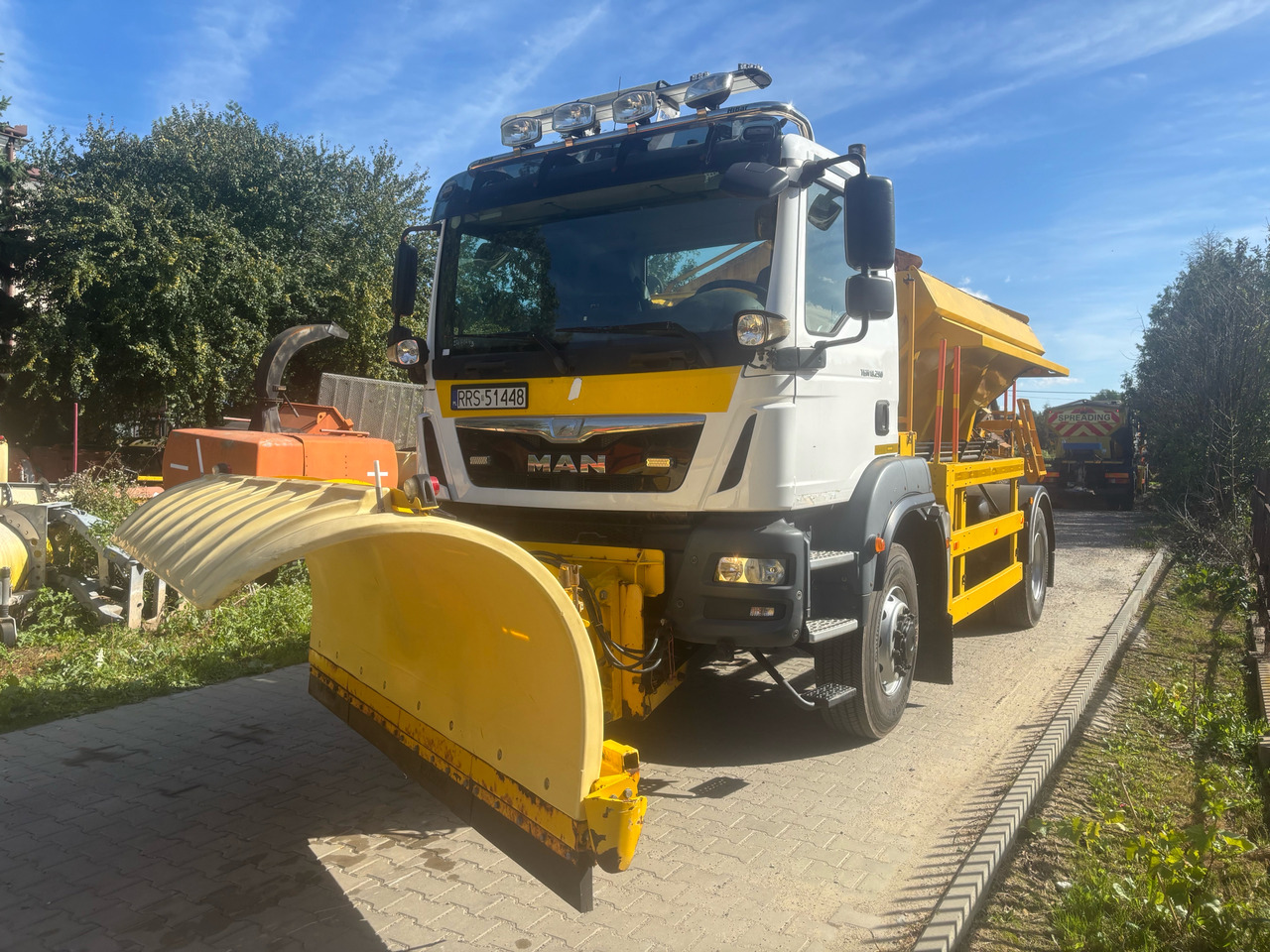 MAN TGM 18.290 4x4 BB GRITTER/SPREADER/PLOUGH - Máquina quitanieve: foto 1 MAN TGM 18.290 4x4 BB GRITTER/SPREADER/PLOUGH - Máquina quitanieve: foto 1