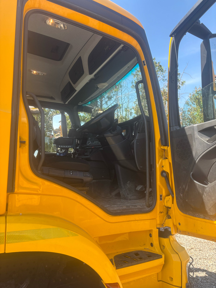 Máquina quitanieve MERCEDES AROCS 1824 4x4BB  GRITTER/SPREADER/PLOUGH: foto 15 Máquina quitanieve MERCEDES AROCS 1824 4x4BB  GRITTER/SPREADER/PLOUGH: foto 15