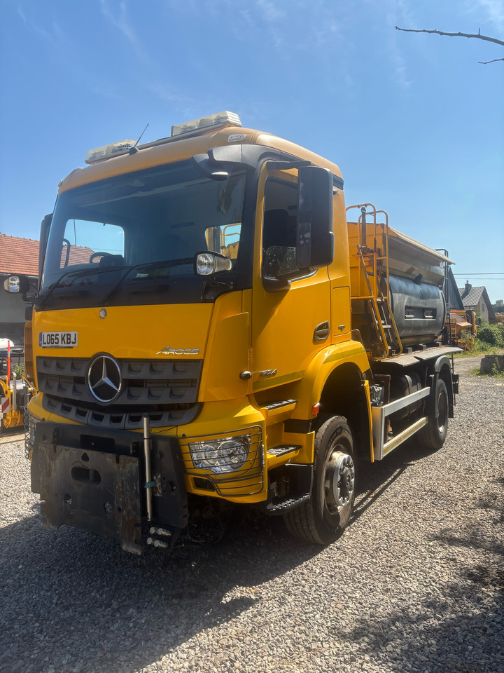 Máquina quitanieve MERCEDES AROCS 1824 4x4BB  GRITTER/SPREADER/PLOUGH: foto 10 Máquina quitanieve MERCEDES AROCS 1824 4x4BB  GRITTER/SPREADER/PLOUGH: foto 10