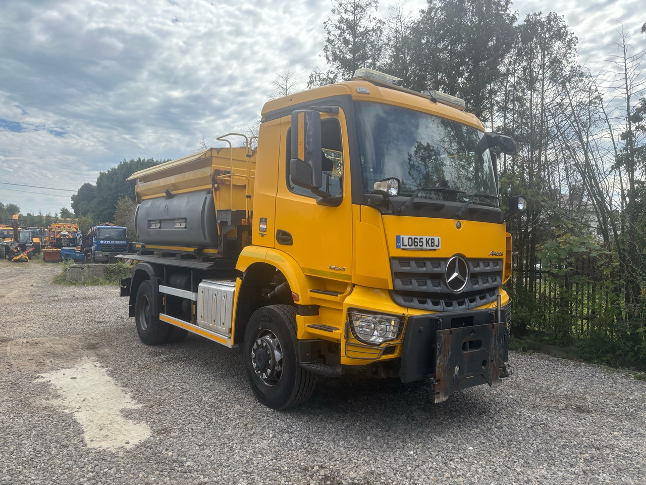 Máquina quitanieve MERCEDES AROCS 1824 4x4BB  GRITTER/SPREADER/PLOUGH: foto 16 Máquina quitanieve MERCEDES AROCS 1824 4x4BB  GRITTER/SPREADER/PLOUGH: foto 16