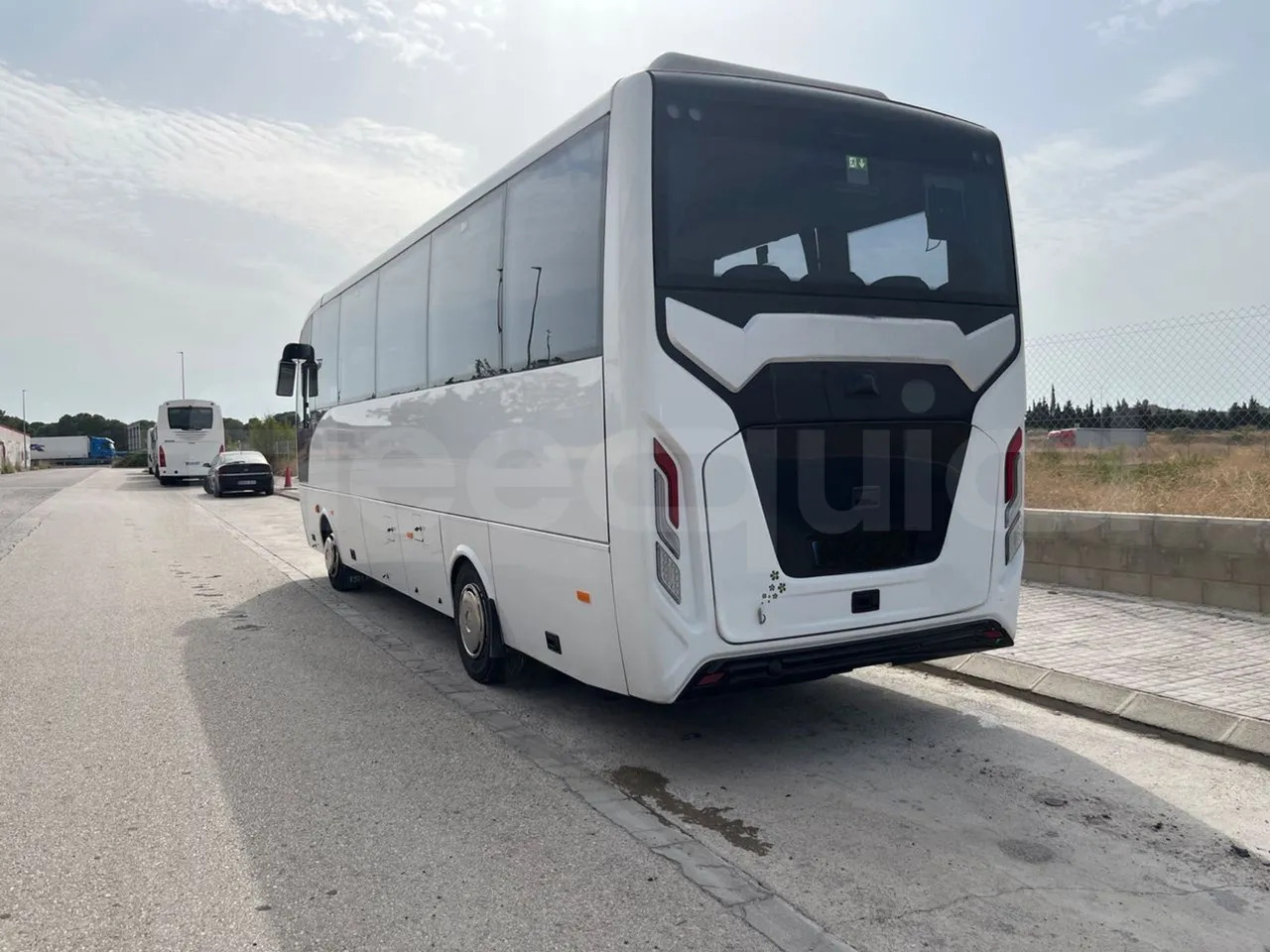 Autocar Isuzu Grand Toro: foto 9