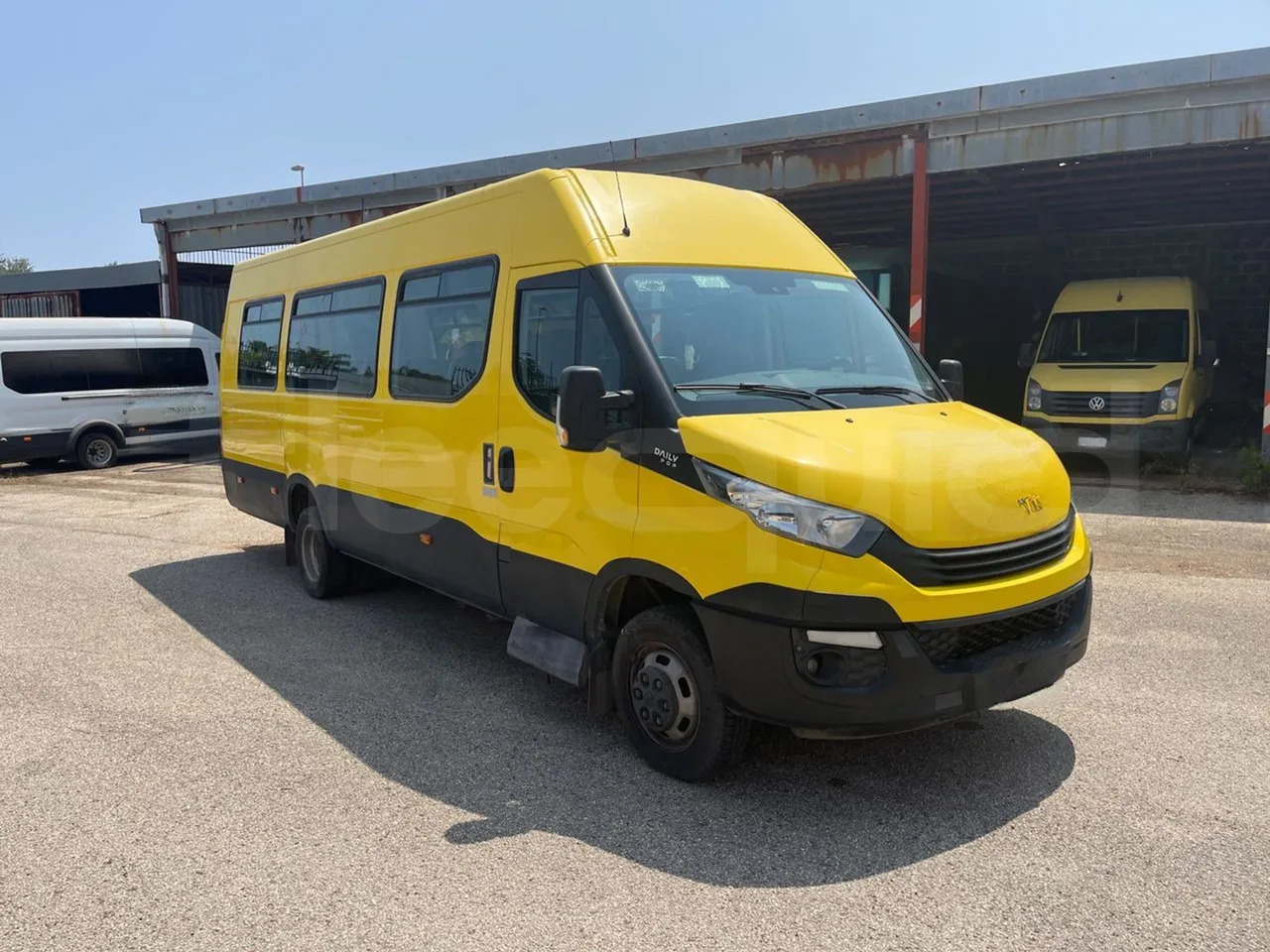 Iveco Daily - Autobús escolar: foto 1 Iveco Daily - Autobús escolar: foto 1