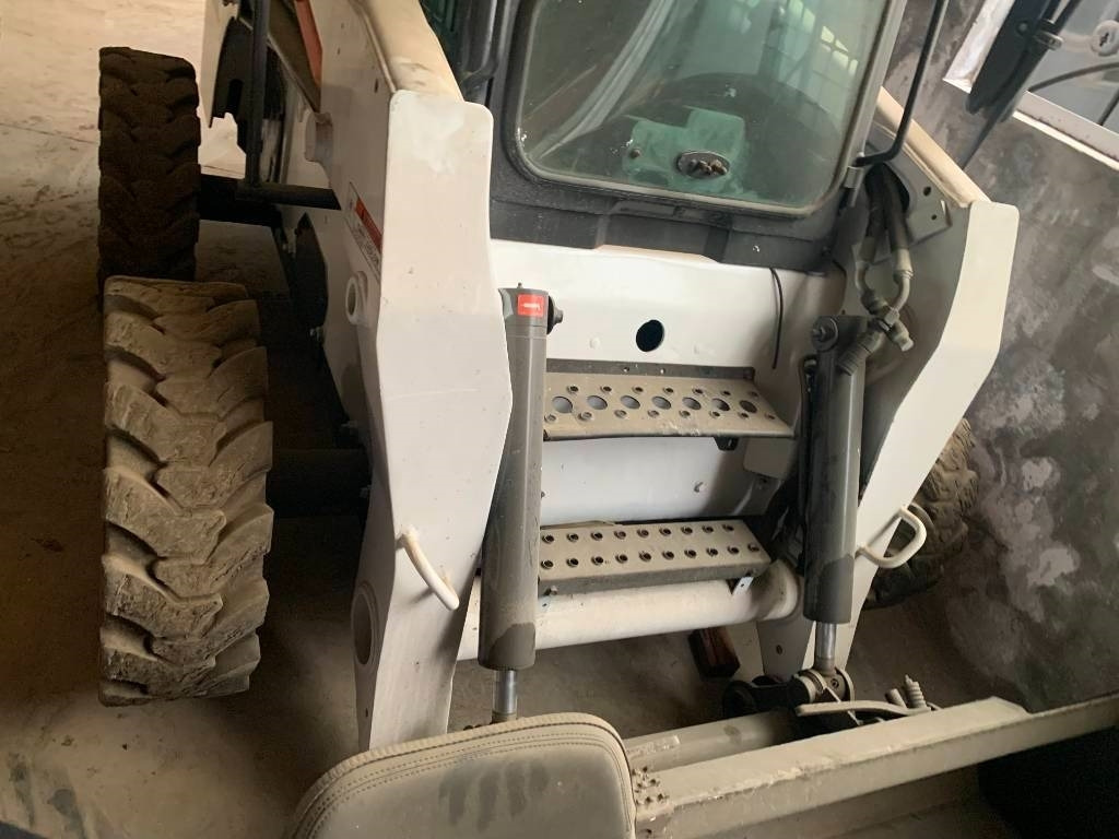 Bobcat S 300 - Minicargadora: foto 2 Bobcat S 300 - Minicargadora: foto 2