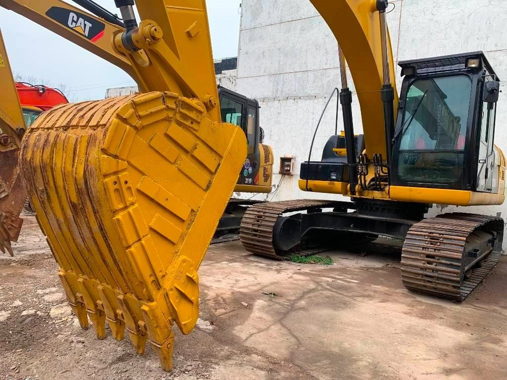 CAT 323 D L - Excavadora de cadenas: foto 1 CAT 323 D L - Excavadora de cadenas: foto 1