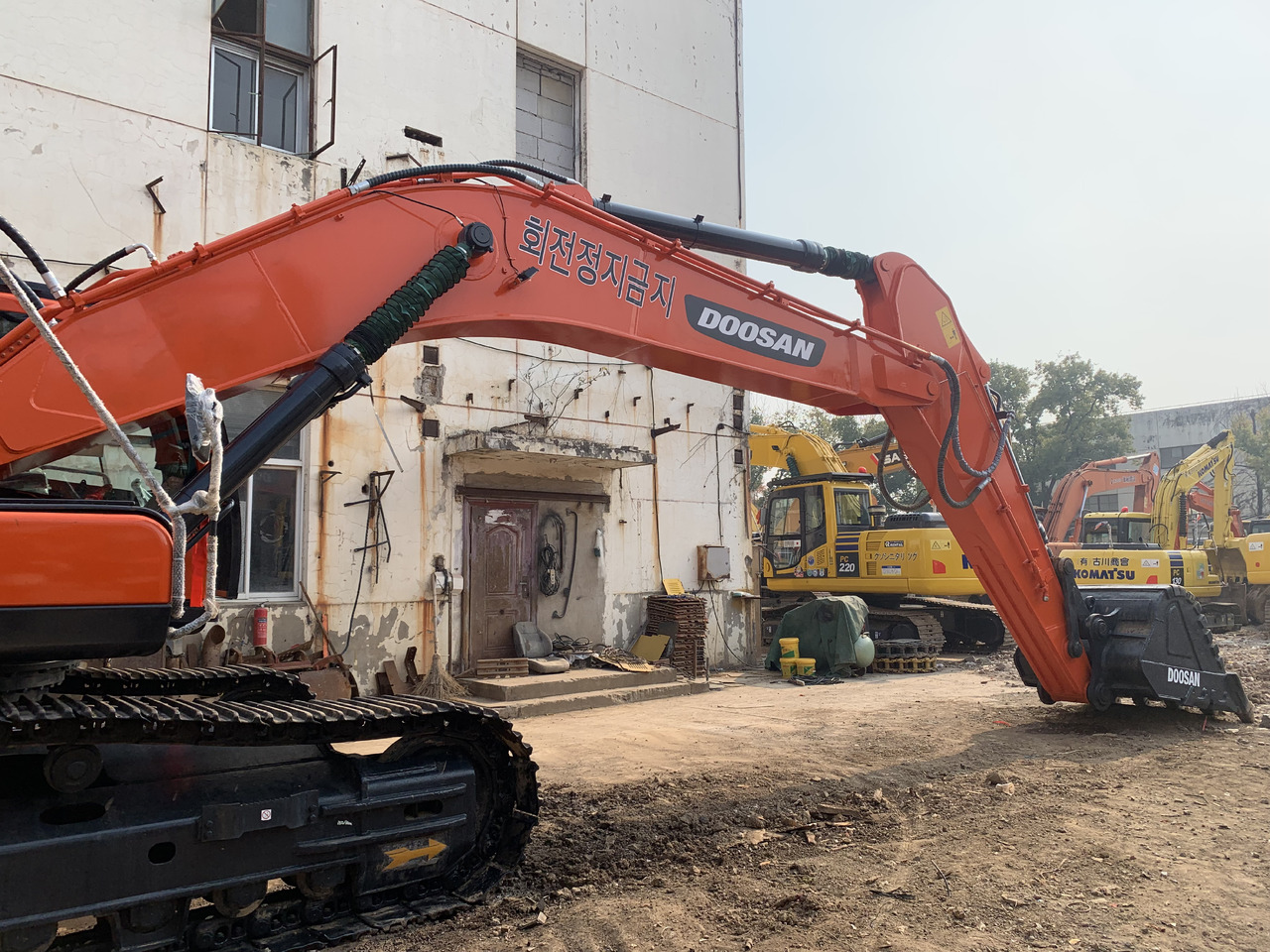 DOOSAN DX340LC - Excavadora de ruedas: foto 2 DOOSAN DX340LC - Excavadora de ruedas: foto 2
