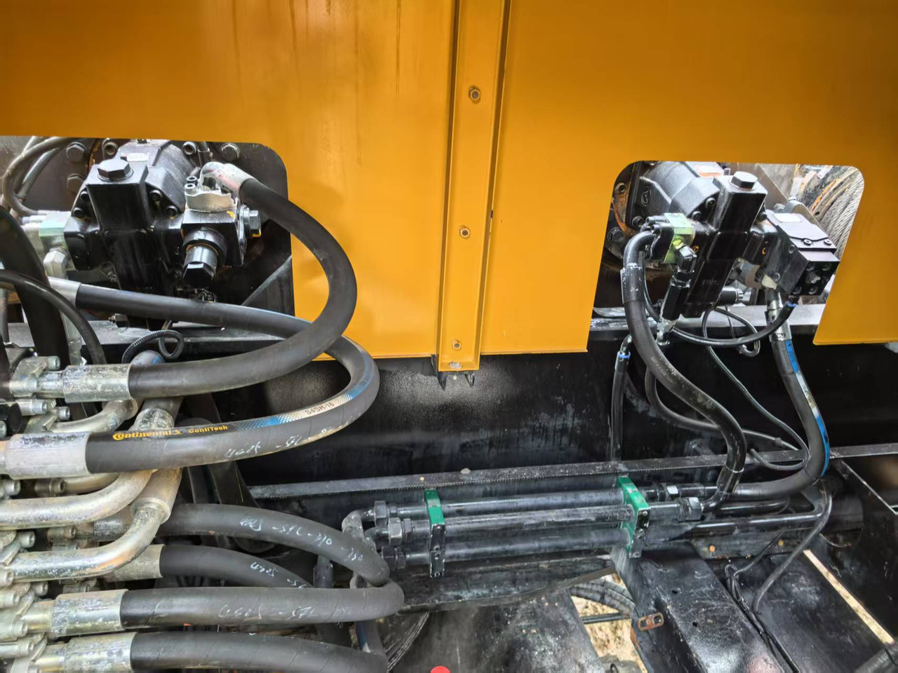 Grúa sobre orugas SANY SCC1000A-6: foto 6