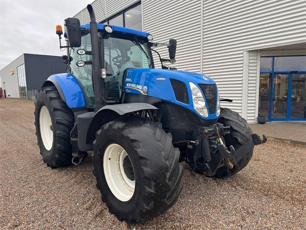 New Holland T7.220 AC - Tractor: foto 2 New Holland T7.220 AC - Tractor: foto 2
