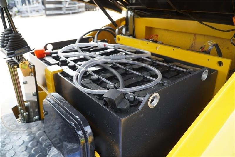 Eurotrac El truck - Carretilla elevadora eléctrica: foto 4 Eurotrac El truck - Carretilla elevadora eléctrica: foto 4