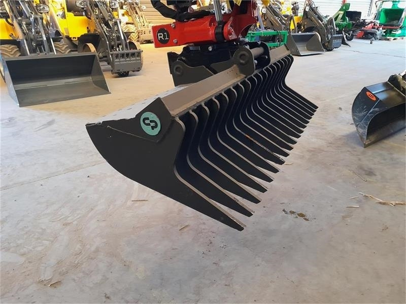 - - - CP METAL RIVE - Implemento para Excavadora: foto 1 - - - CP METAL RIVE - Implemento para Excavadora: foto 1