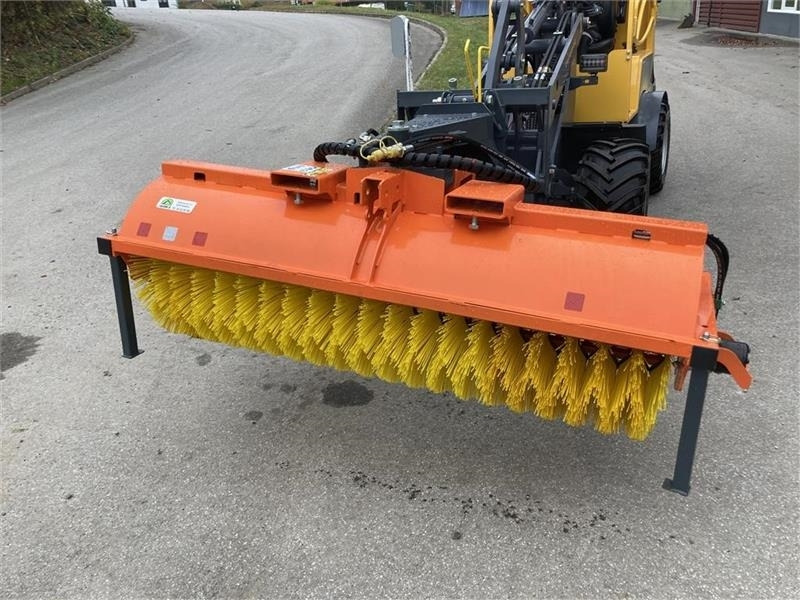 - - - J-Maskiner 180 - Barredora cucharón: foto 2 - - - J-Maskiner 180 - Barredora cucharón: foto 2