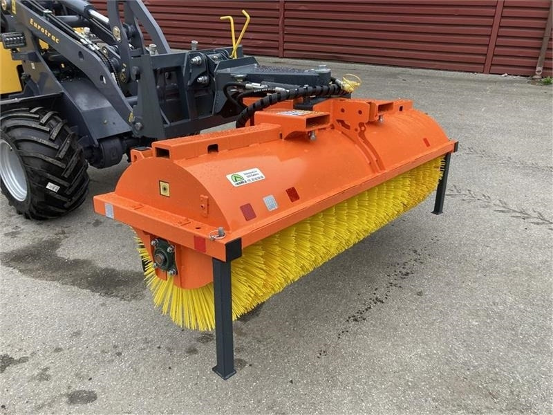 - - - J-Maskiner 180 - Barredora cucharón: foto 3 - - - J-Maskiner 180 - Barredora cucharón: foto 3