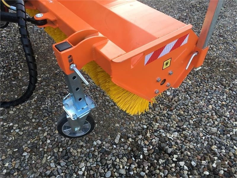 - - - J-Maskiner 180 kost - Barredora cucharón: foto 5 - - - J-Maskiner 180 kost - Barredora cucharón: foto 5