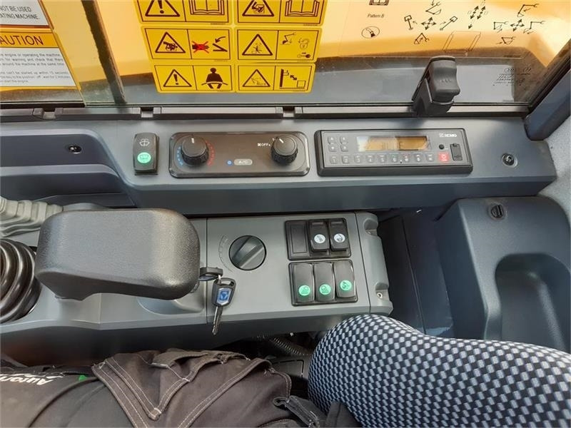 Miniexcavadora XCMG xe55e: foto 17 Miniexcavadora XCMG xe55e: foto 17