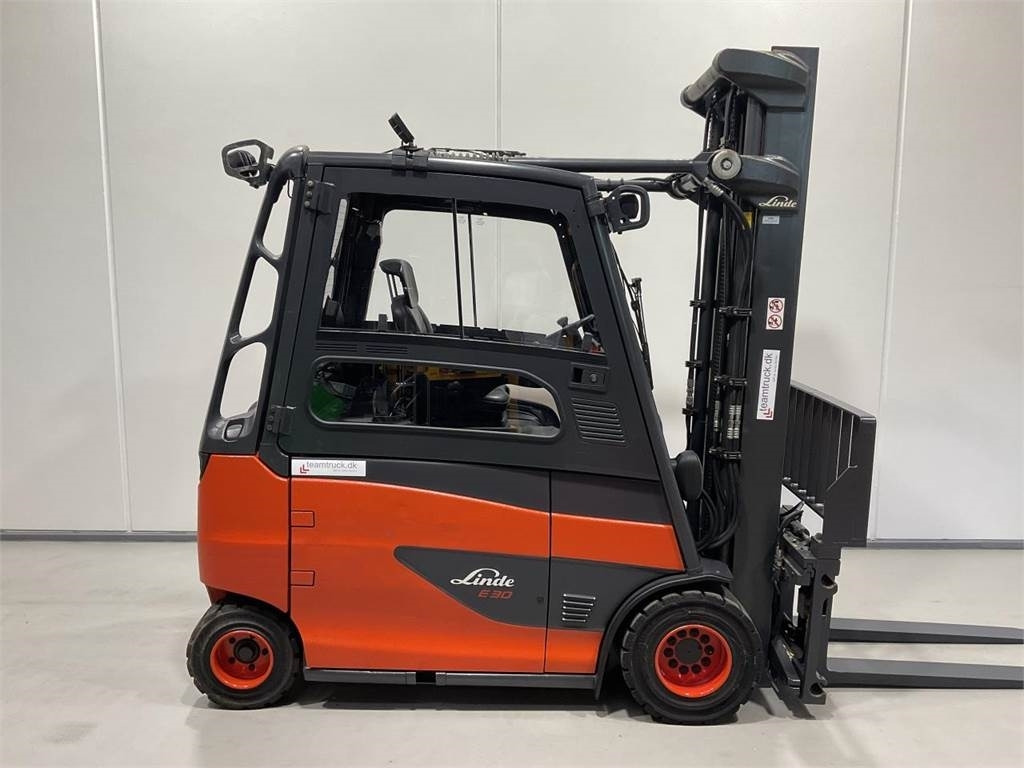 Linde E30/600-02 - Carretilla elevadora eléctrica: foto 1 Linde E30/600-02 - Carretilla elevadora eléctrica: foto 1