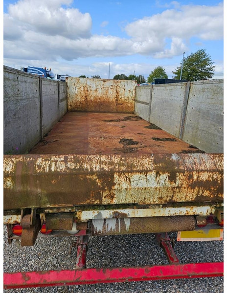 KEL-BERG 2 axle // wire // 3-way tip // radiocontrol - Remolque portacontenedore/ Intercambiable: foto 4 KEL-BERG 2 axle // wire // 3-way tip // radiocontrol - Remolque portacontenedore/ Intercambiable: foto 4