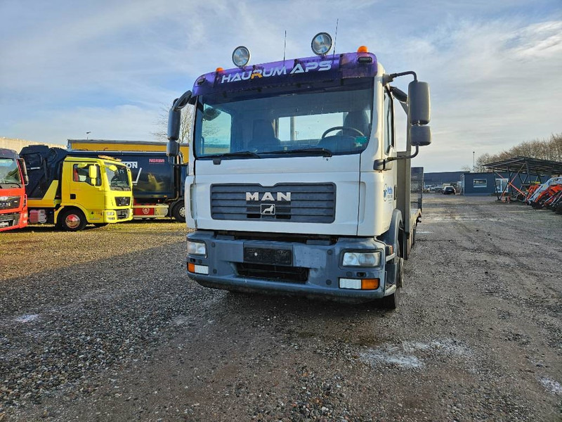 MAN TGM 15.280 // Machinetransport // Autotransporter - Camión portavehículos: foto 2 MAN TGM 15.280 // Machinetransport // Autotransporter - Camión portavehículos: foto 2