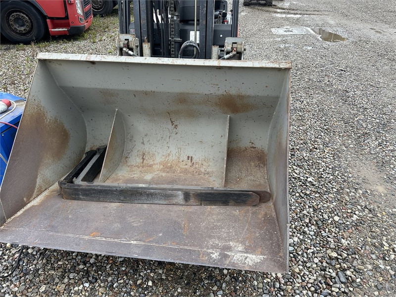 NPtrucks A18 truck with bucket and forks - Carretilla elevadora eléctrica: foto 2 NPtrucks A18 truck with bucket and forks - Carretilla elevadora eléctrica: foto 2