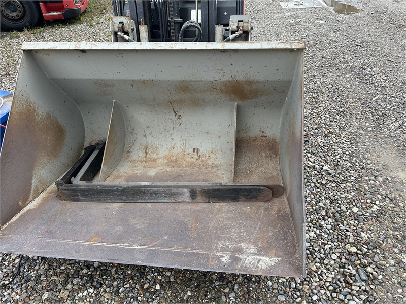 NPtrucks A18 truck with bucket and forks - Carretilla elevadora eléctrica: foto 3 NPtrucks A18 truck with bucket and forks - Carretilla elevadora eléctrica: foto 3